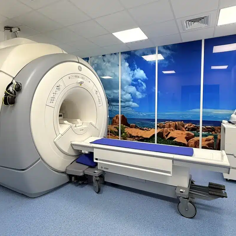 Resonador magnético General Electric de 1,5 Tesla en CREA Los Ángeles