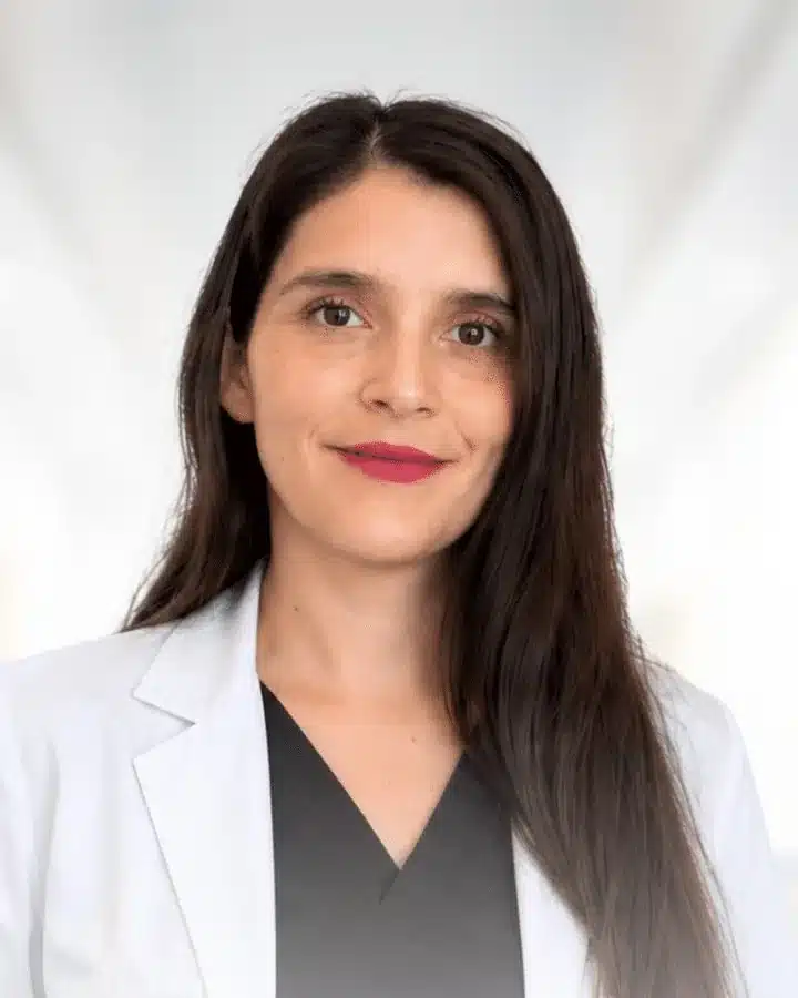 Dra. Karen Muñoz Yañez, neuróloga pediátrica en CREA Los Ángeles